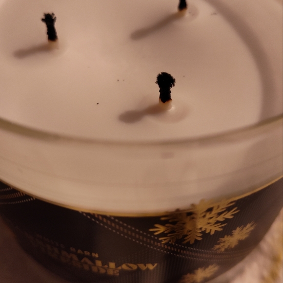 BBW 3 Wick Candle (Marshmallow Fireside) - Picture 3 of 6